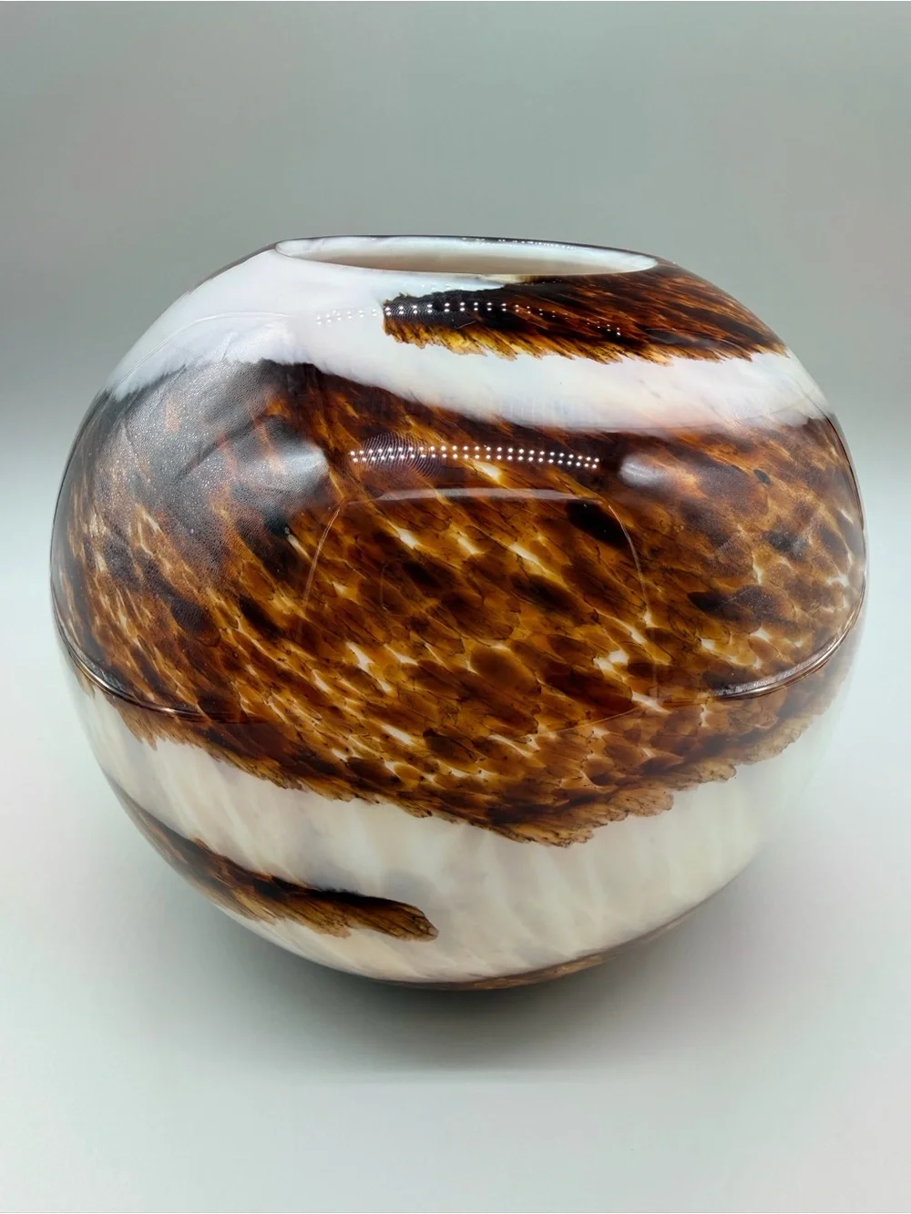 VTG Heavy Cased Glass Globe Vase Tortoiseshell Pulled Feather Swirl MCM Style 7